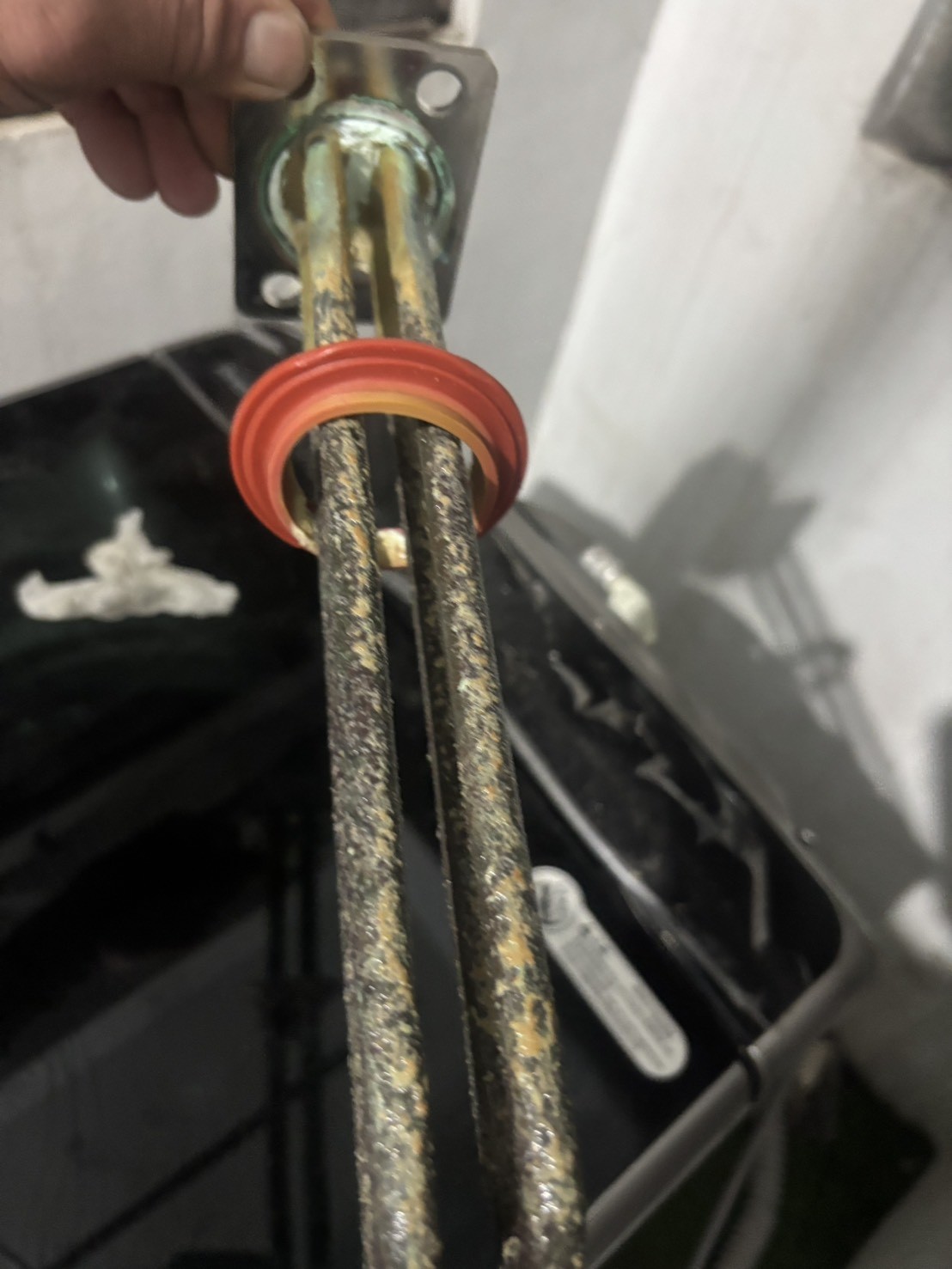 彰化熱水器內部與加熱棒清洗：熱水器加熱棒